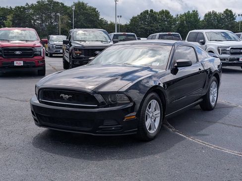 Used 2014 Ford Mustang Coupe RWD image 3