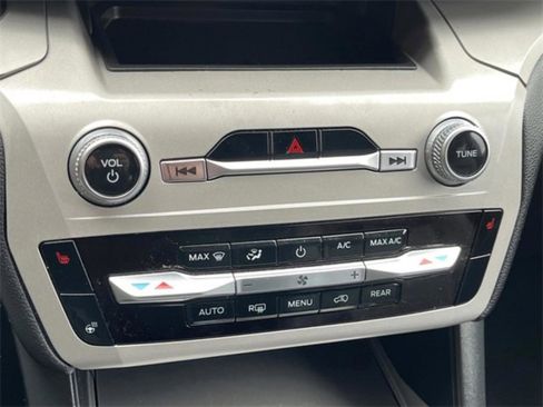 Used 2023 Ford Explorer XLT w/ Equipment Group 202A image 19