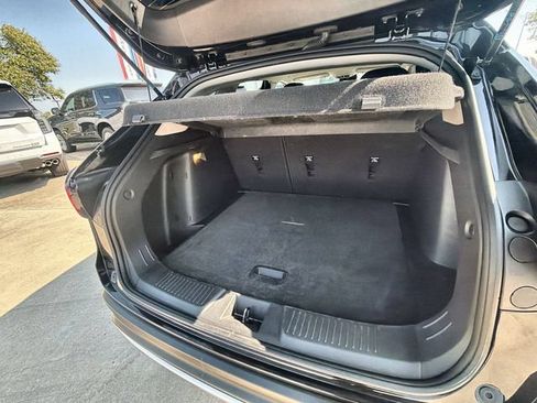 Used 2025 Chevrolet Trax LT FWD image 24