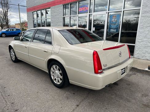 Used 2010 Cadillac DTS image 3