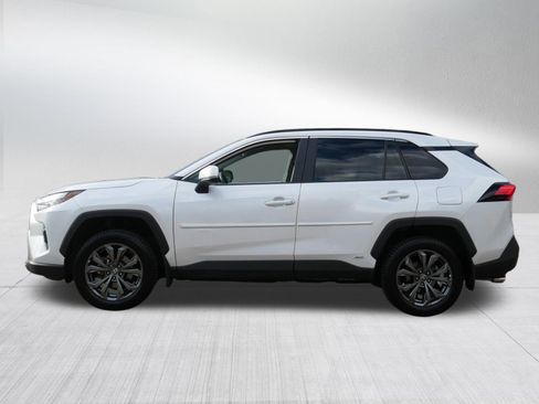 Used 2023 Toyota RAV4 XLE Premium AWD/4WD image 4