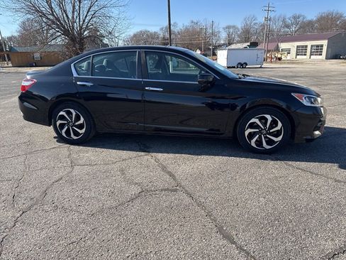 Used 2016 Honda Accord EX image 7