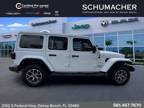 Certified 2022 Jeep Wrangler Unlimited Sahara w/ LED Lighting Group AWD/4WD image 8