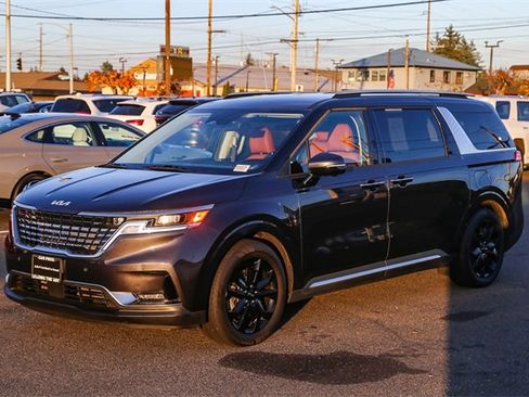 Used 2024 Kia Carnival SX image 4