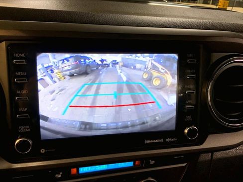 Used 2020 Toyota Tacoma TRD Sport image 26