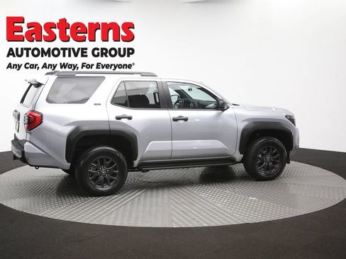 Used 2025 Toyota 4Runner SR5 AWD/4WD image 43