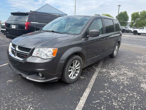 Used 2019 Dodge Grand Caravan SXT FWD image 1
