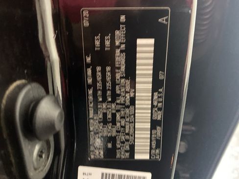 Used 2020 Toyota Highlander L image 37