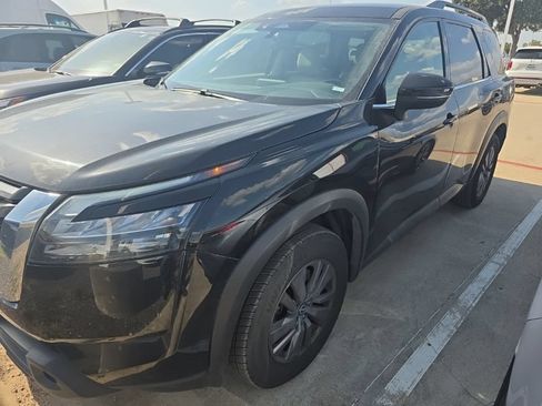 Used 2024 Nissan Pathfinder SV FWD image 1