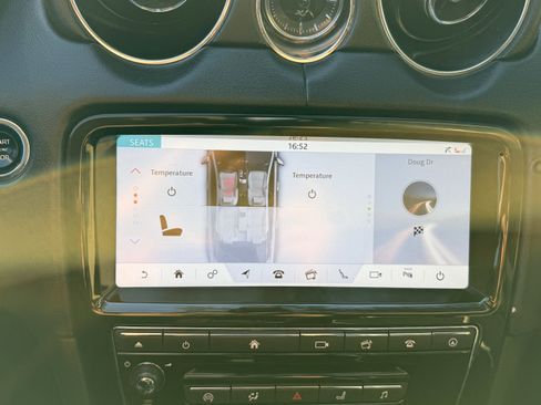 Used 2016 Jaguar XJ R-Sport image 18