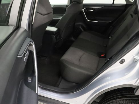 Used 2025 Toyota RAV4 XLE FWD image 28