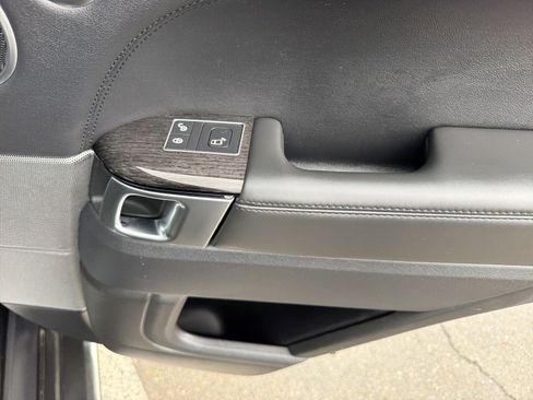 Used 2018 Land Rover Range Rover Sport HSE AWD/4WD image 37