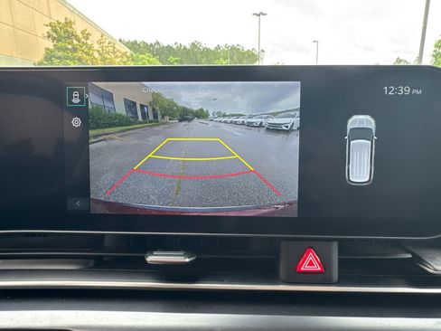 Used 2025 Kia Carnival FWD image 26