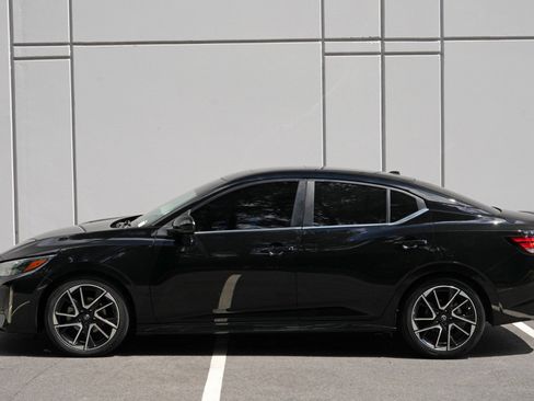 Used 2024 Nissan Sentra SR w/ SR Premium Package FWD image 44