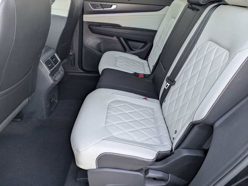 Used 2024 Volkswagen Atlas Cross Sport SEL Premium R-Line AWD/4WD image 19