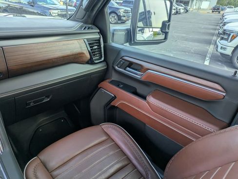 Used 2024 GMC Sierra 2500 Denali Ultimate w/ Max Trailering Package AWD/4WD image 18