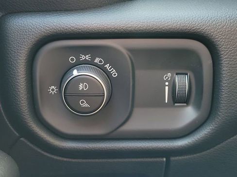 New 2026 RAM 1500 4x4 Crew Cab image 23