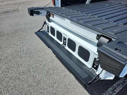 New 2025 GMC Sierra 2500 SLT w/ SLT Premium Package image 12