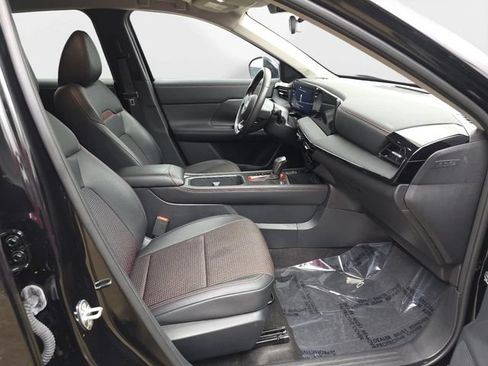 Used 2026 Nissan Kicks SR FWD image 37