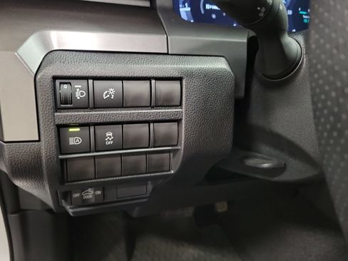 Used 2025 Toyota Tacoma TRD Off-Road AWD/4WD image 29
