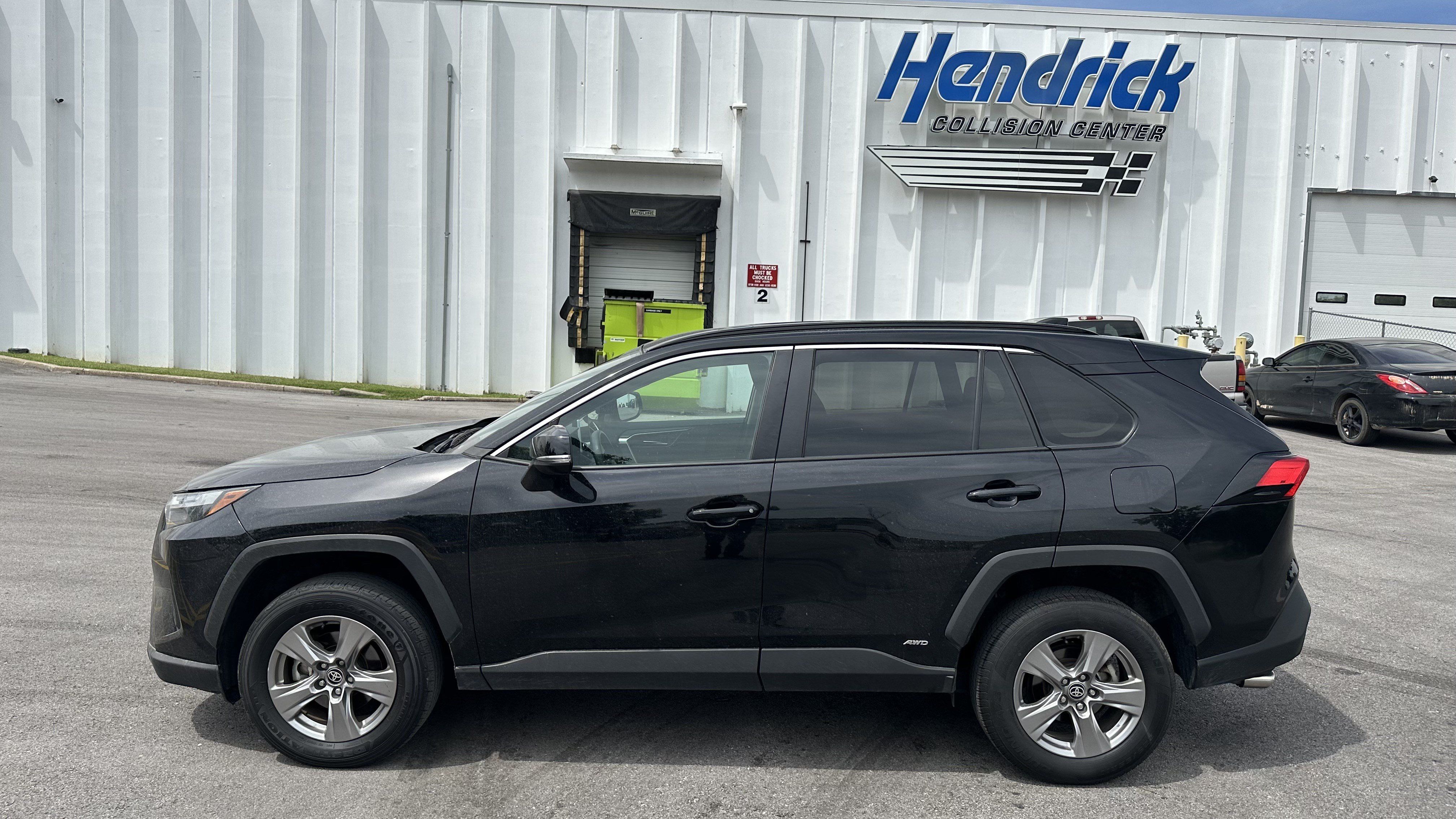 Used 2025 Toyota RAV4 XLE AWD/4WD image 7