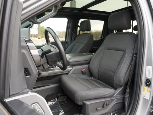 Used 2022 Ford F150 XLT w/ Equipment Group 302A High image 16