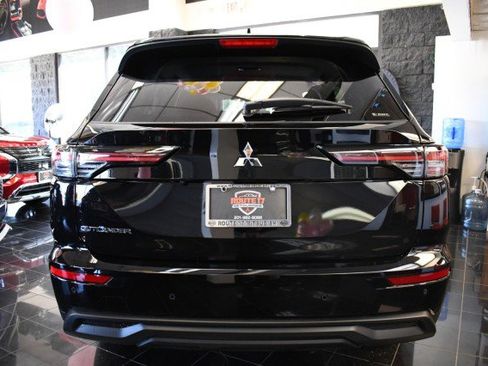 New 2026 Mitsubishi Outlander ES AWD/4WD image 13