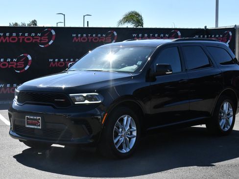 Used 2025 Dodge Durango GT AWD/4WD image 3