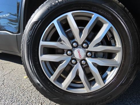 Used 2017 GMC Acadia SLE image 44