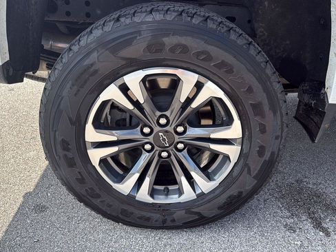 Used 2021 Chevrolet Colorado Z71 AWD/4WD image 13