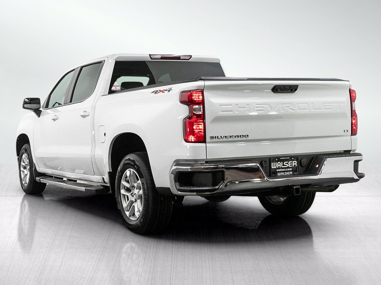 Used 2023 Chevrolet Silverado 1500 LT AWD/4WD image 3