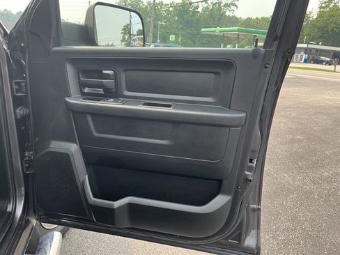 Used 2018 RAM 2500 Tradesman w/ Chrome Appearance Group AWD/4WD image 32