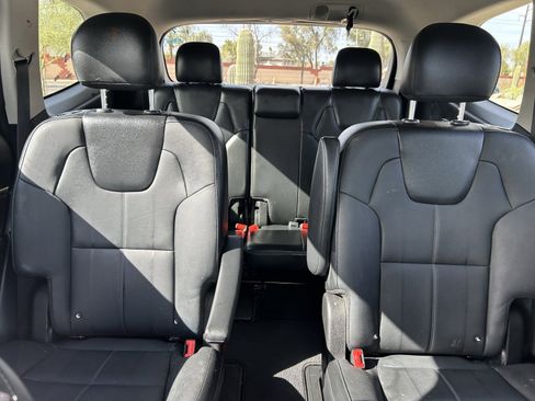 Used 2021 Kia Telluride EX w/ EX Premium Package image 16