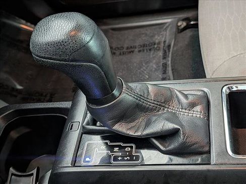 Used 2017 Toyota Tacoma SR image 11