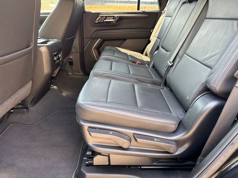Used 2025 Chevrolet Tahoe LT AWD/4WD image 21