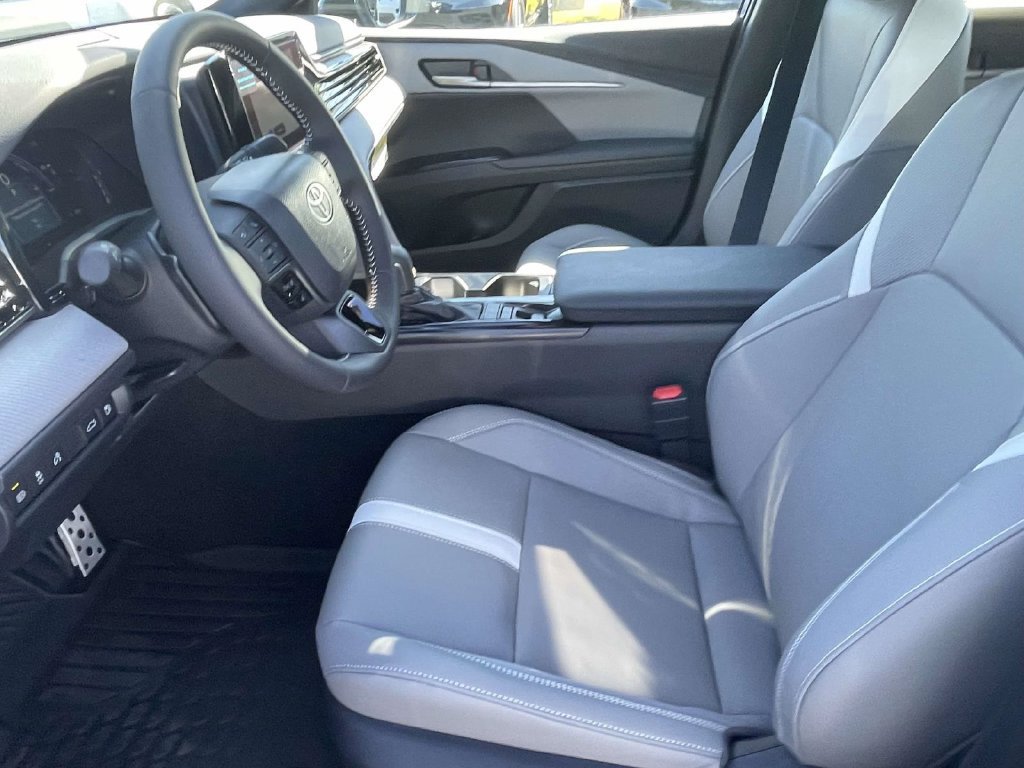 New 2026 Toyota Camry SE w/ Convenience Package FWD image 14