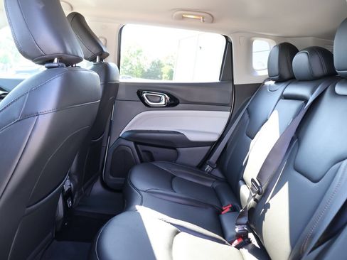Used 2022 Jeep Compass Limited AWD/4WD image 17
