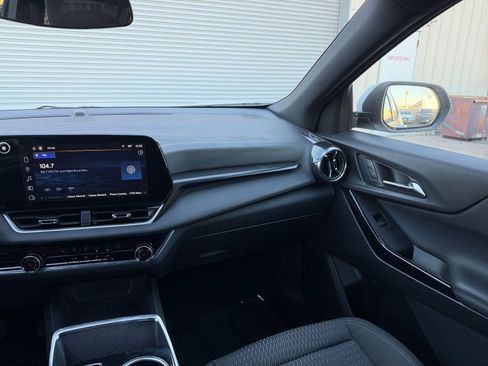 Used 2025 Chevrolet Equinox LT image 35