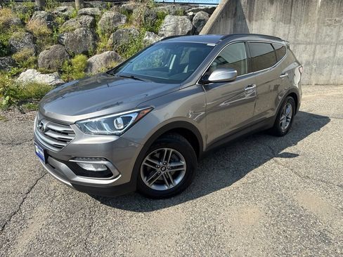 Used 2017 Hyundai Santa Fe Sport AWD/4WD image 2