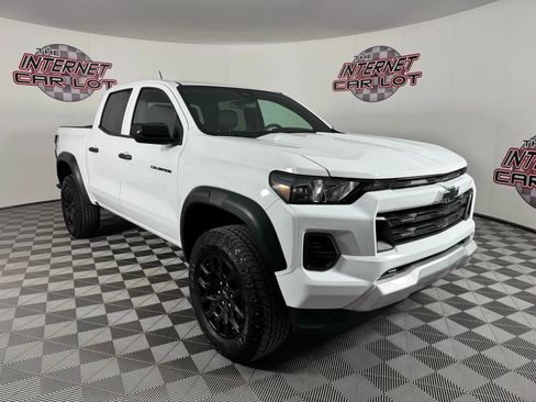 Used 2024 Chevrolet Colorado Trail Boss w/ Advanced Trailering Package image 9