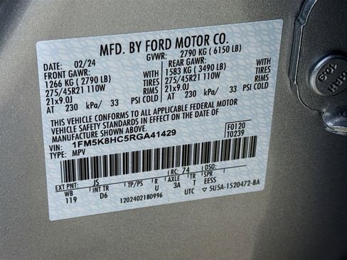 Used 2024 Ford Explorer Platinum w/ Technology Package image 29