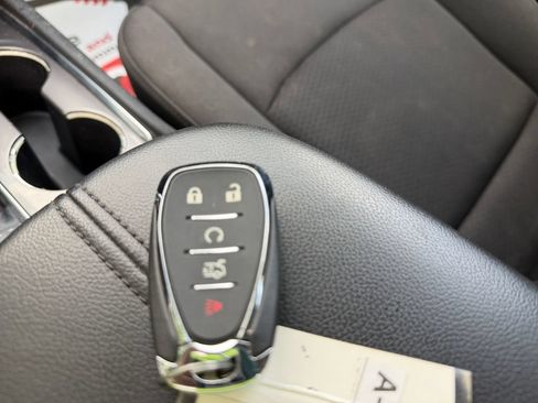 Used 2020 Chevrolet Malibu LT FWD image 32