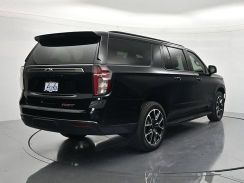 Used 2022 Chevrolet Suburban RST w/ Luxury Package RWD image 5