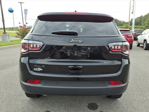 Used 2026 Jeep Compass Latitude AWD/4WD image 17