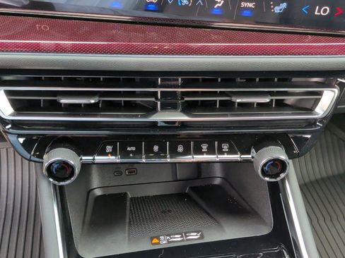 New 2026 Chevrolet Traverse Z71 AWD/4WD image 28