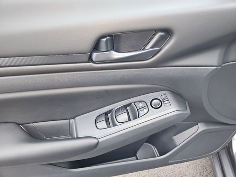 Used 2025 Nissan Altima 2.5 S image 30