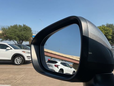 Used 2023 Nissan Rogue SV FWD image 19