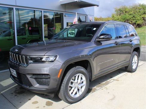 New 2025 Jeep Grand Cherokee Laredo X w/ Luxury Tech Group I image 3