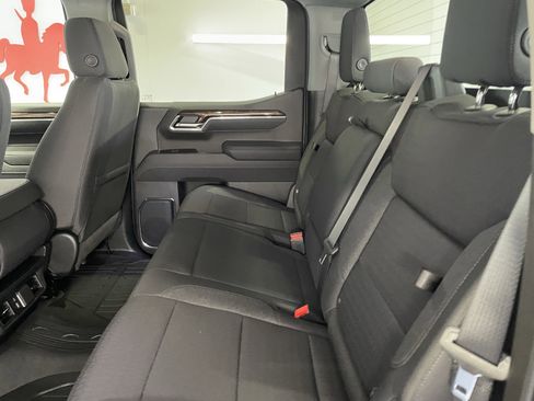 New 2025 GMC Sierra 1500 Elevation image 9