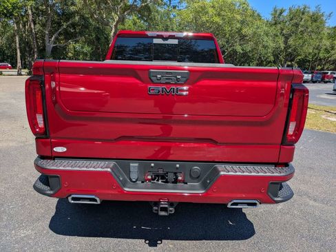 Used 2023 GMC Sierra 1500 AT4 w/ Technology Package AWD/4WD image 4